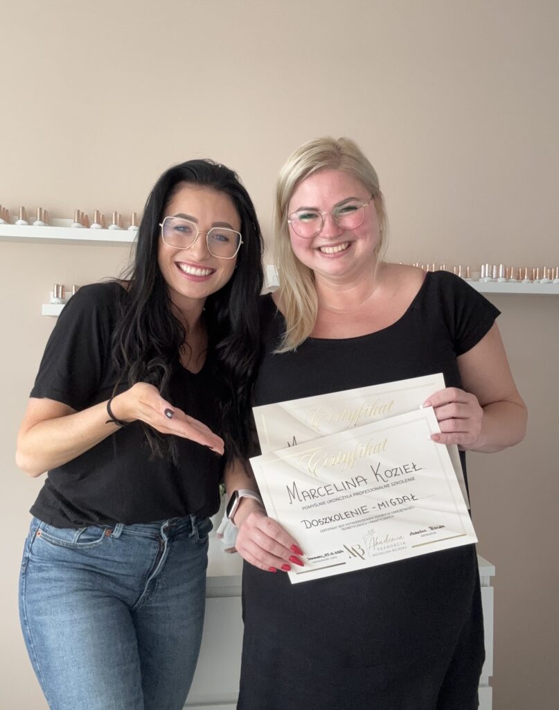 Kursantki - Szkoła Stylizacji Paznokci Sosnowiec